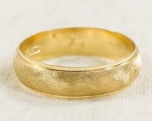 mens yellow florentine wedding ring