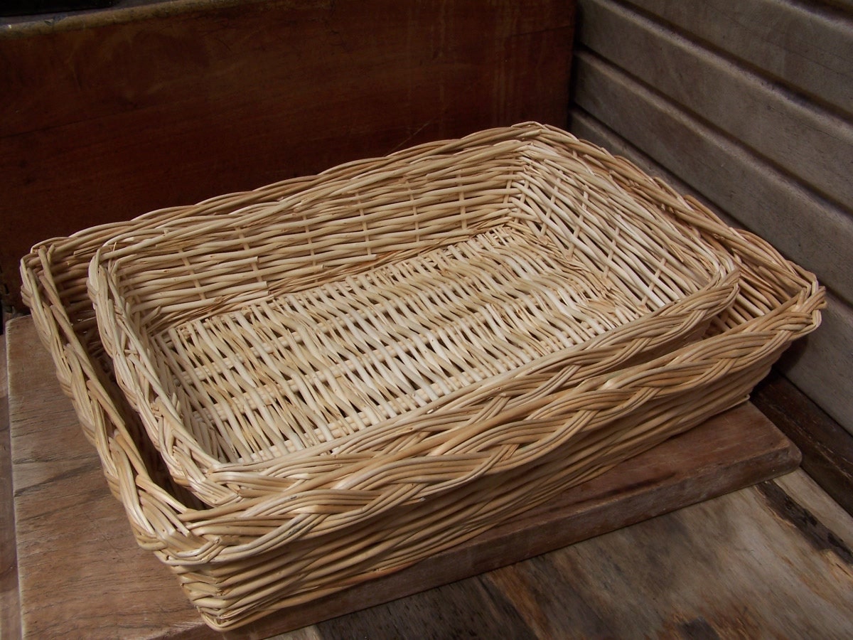 vintage pair of wicker serving baskets, bread baskets, nesting baskets, kitchen decor, storage