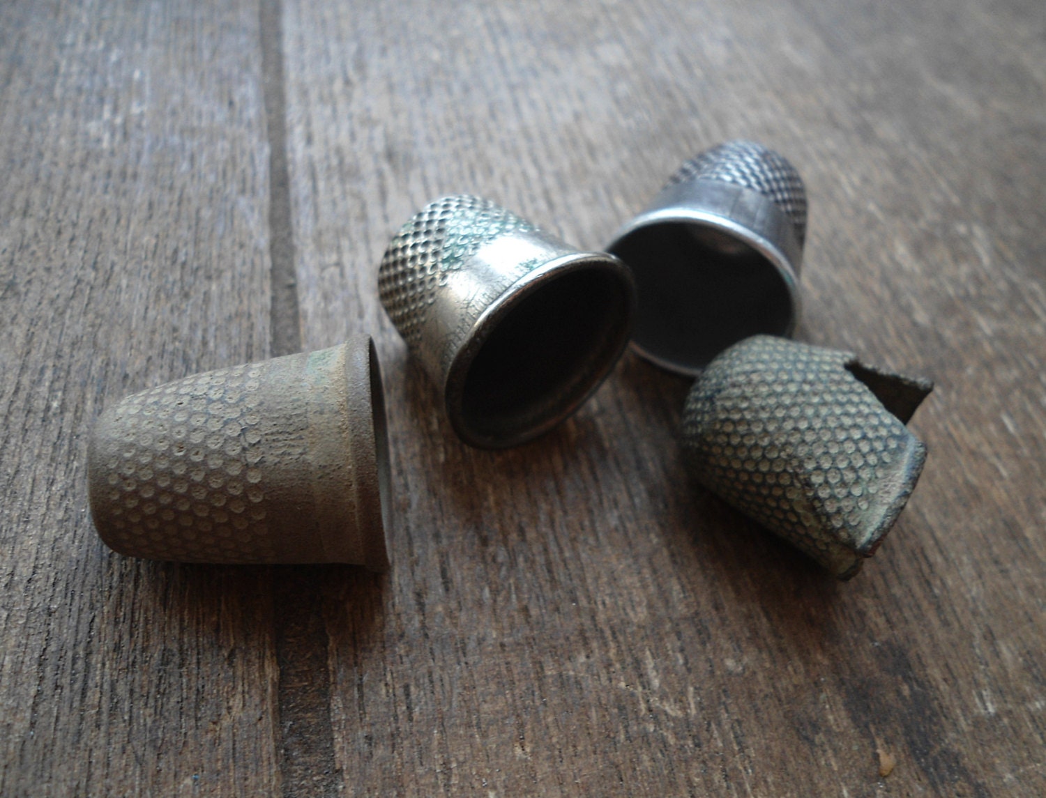 Antique brass thimbles, sewing thimble, set of 4 – Haute Juice