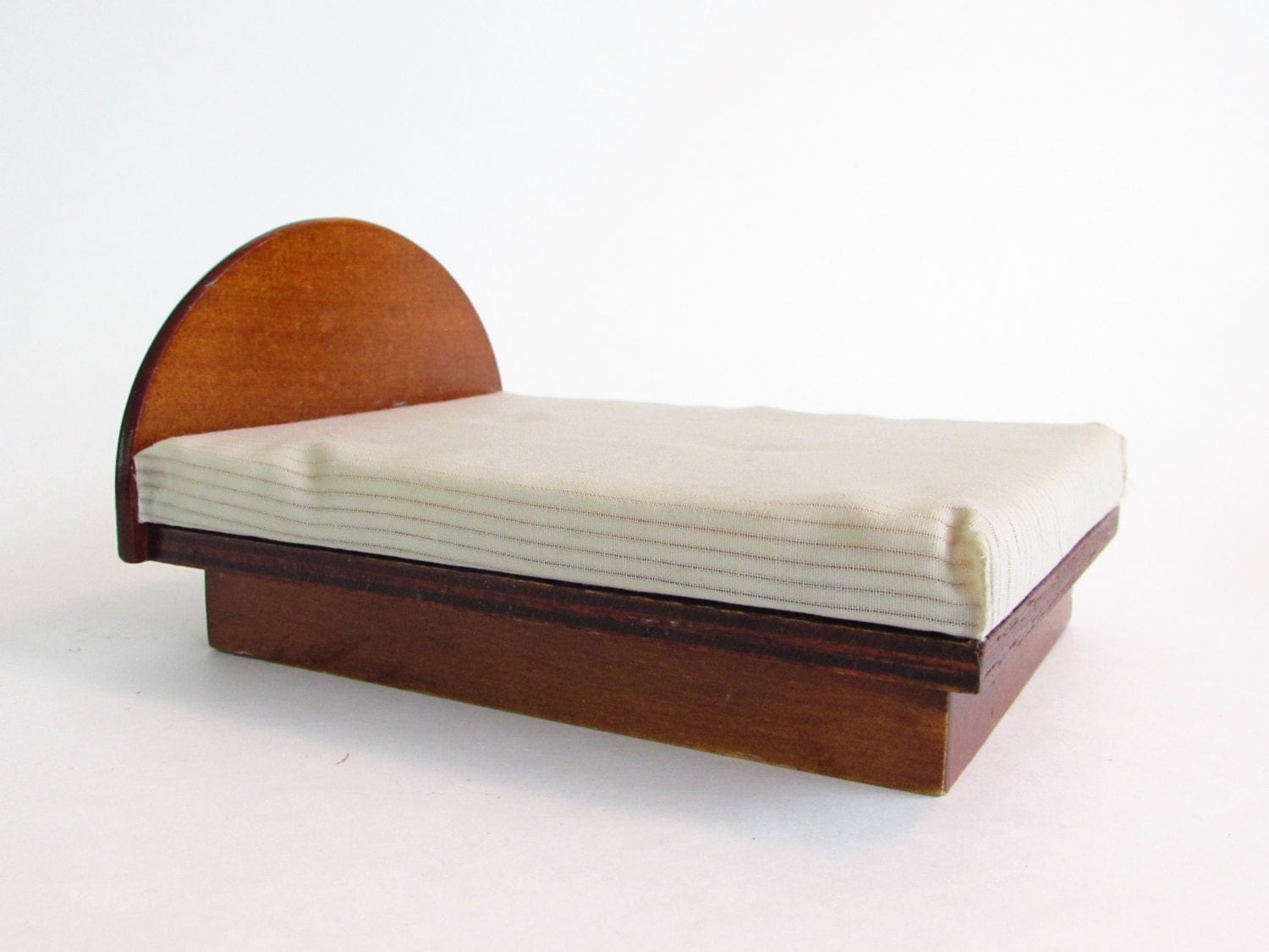 dollhouse bed