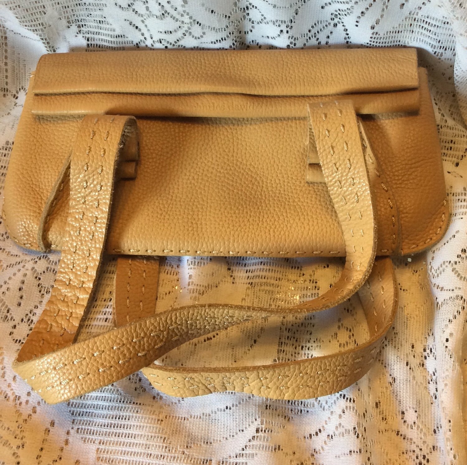 Charles David vintage tan leather shoulder bag.