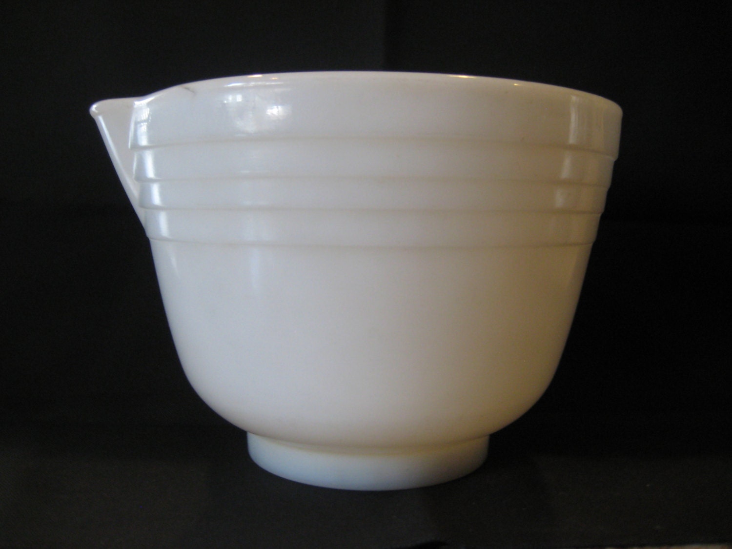 Vintage Pyrex White Milk Glass Mixing Bowl