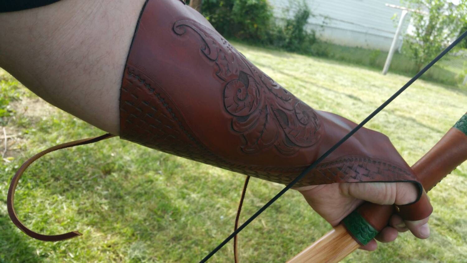 Sheridan Full Length Arm guard / Bow Hand Glove Combo