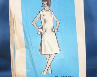 Vintage Sewing Pattern 4789 - Misses Dress Size 14