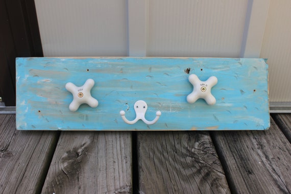 Beachy Distressed Bathroom Towel Rack Hook