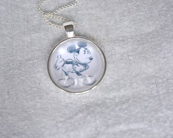 Mickey Mouse Bowing - Walt Disney Necklace
