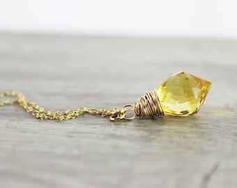 Yellow Gemstone Necklace, Gold Necklace, Wire Wrap Necklace, Light Yellow Necklace, Quartz Necklace, Small Pendant Necklace, Gold Jewelry