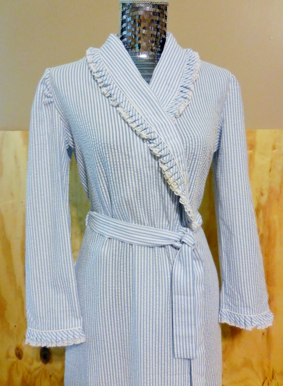 Vintage Seersucker Maxi ROBE  Loungewear by Evelyn Pearson - Size ...