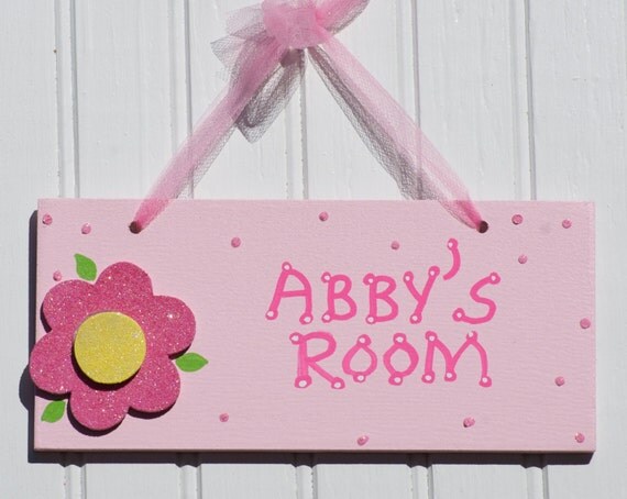 Items similar to Girl's Flower Room Sign. Hand Personalized, Pink ...