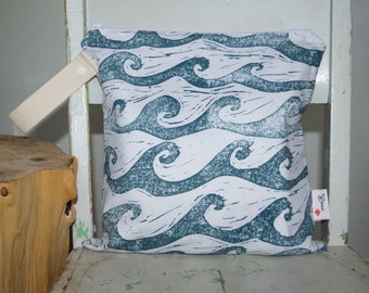 Wet Bag - Cloth Diaper Bag - Wetbag - Swimsuit Bag - Kids Beach Bag - Waterproof bag - Nappy Bag - Blue Waves Wet Bag