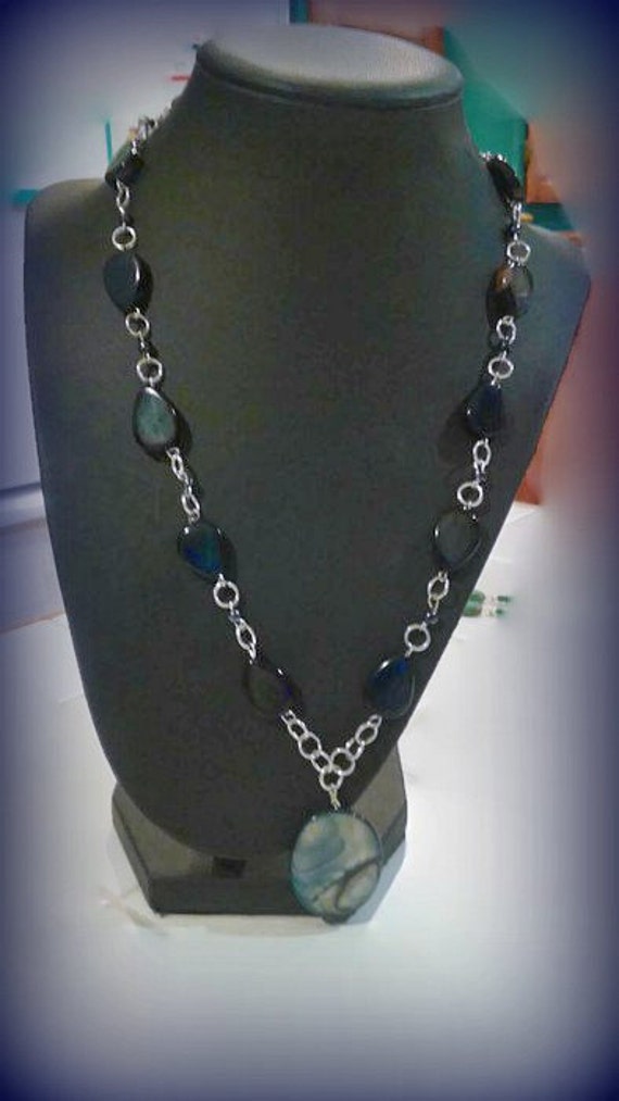 Blue Stone Pendant Beaded Necklace and Earring Set by CraftNirvana