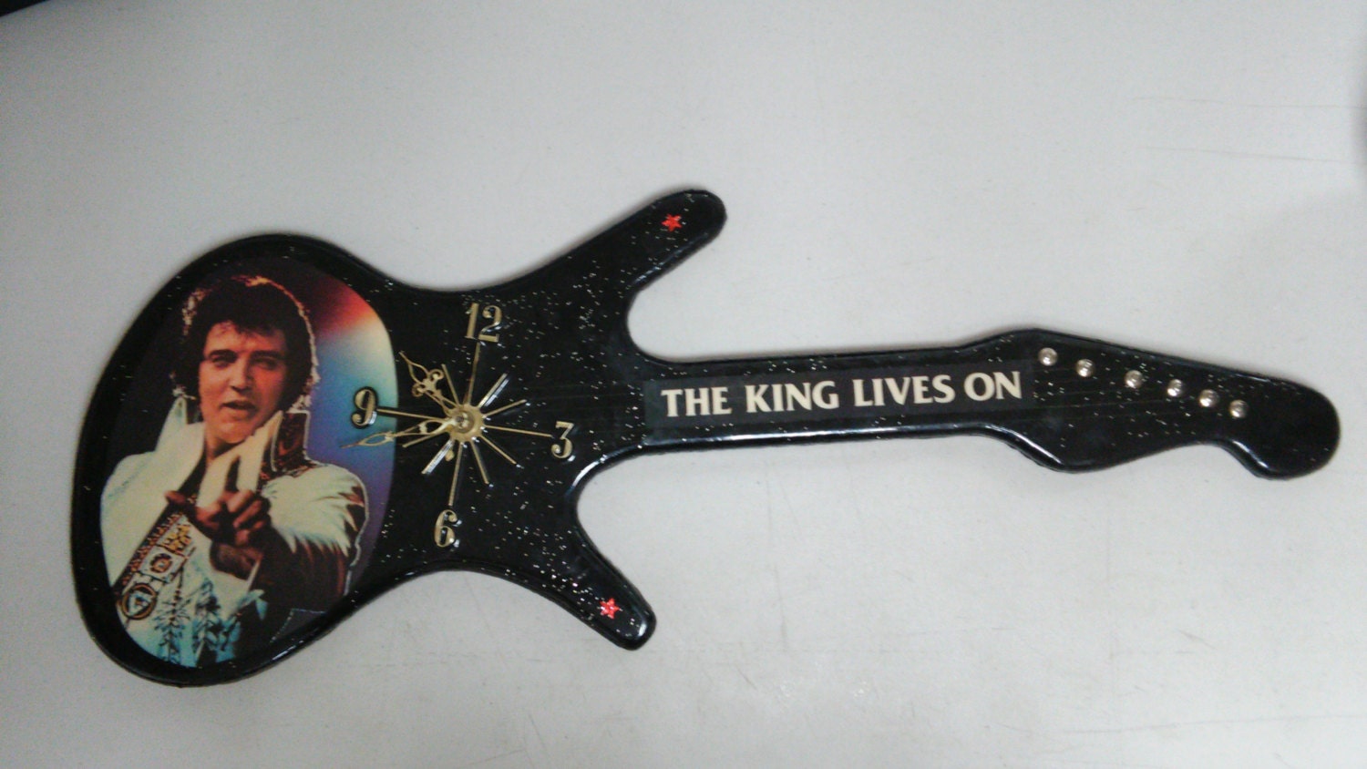 Vintage Elvis Presley Guitar Wall Clock The King Lives