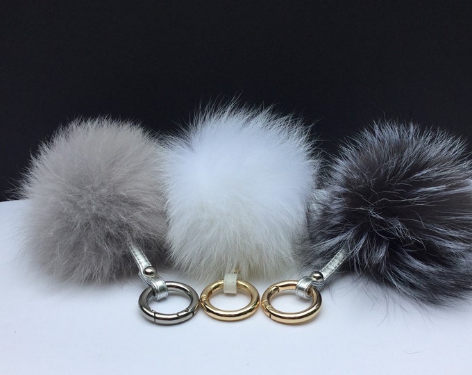 Fur bag charm, fur pom pom keychain, fur ballkeyring purse pendant in light gray