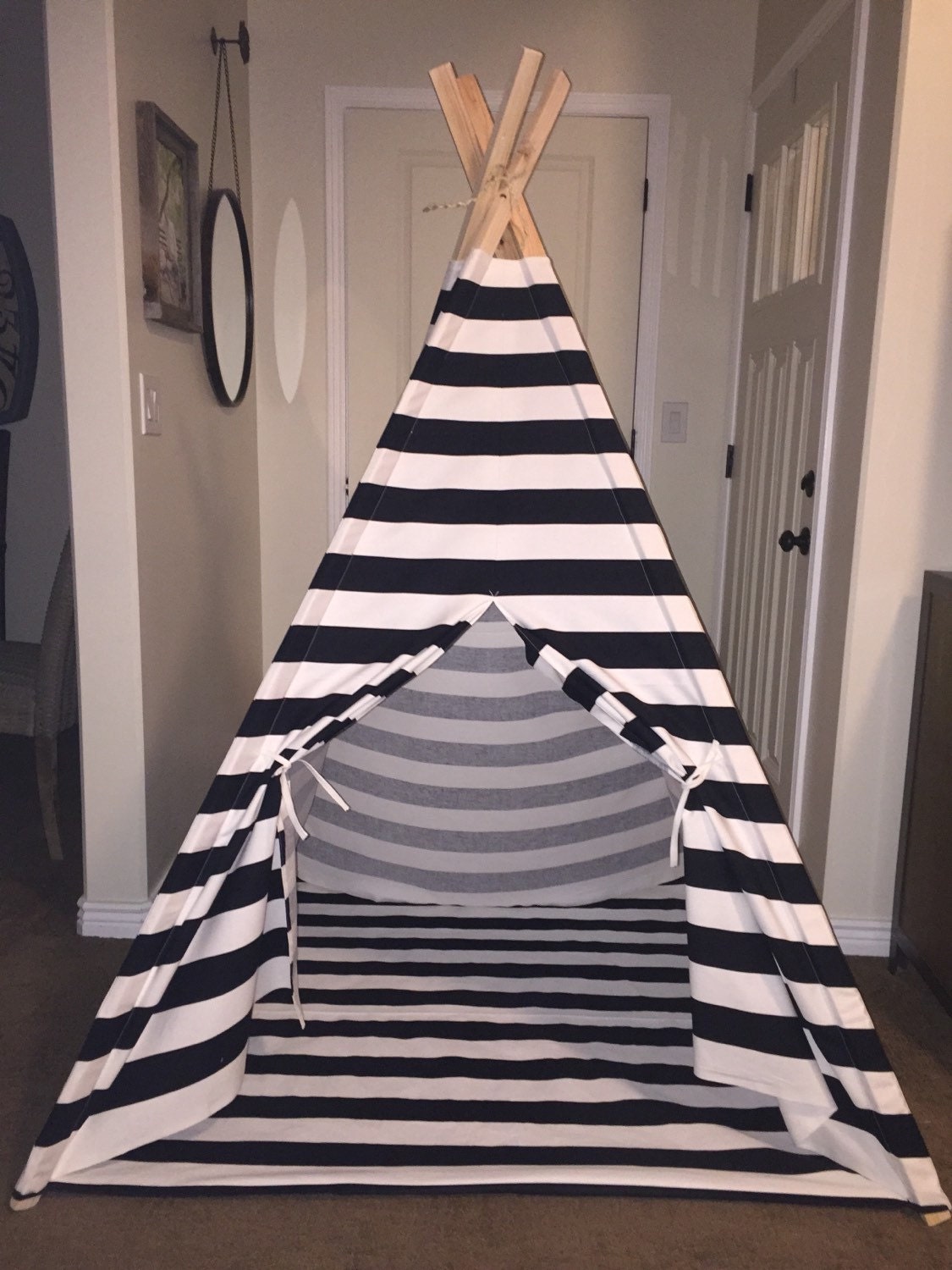 Black/White teepee with play mat by TinyTeePee on Etsy