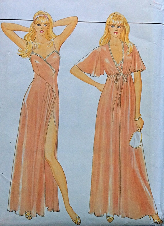 Sexy ROBE & NIGHTGOWN, UNCUT, F/F, Size 16-18, Bust 38&quot;- 40&quot;, Butterick 4669.