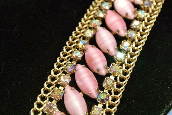 Pink HOBE Bracelet Rhinestone Bracelet Mid Century 1950s 1960s Vintage Fashion Givre Art Glass Cabochons AB Aurora Borealis Hobe Designer