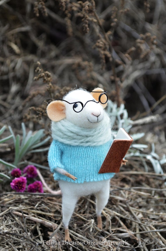 Sweety Reader Mouse - Felting Dreams