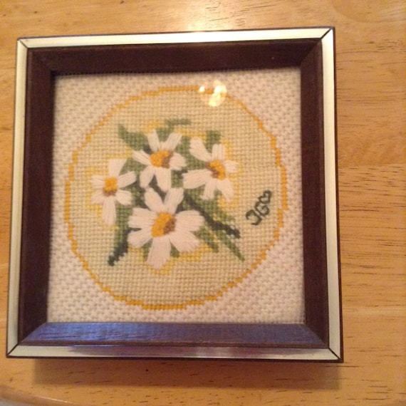 Vintage needlework daisy flowers framed. 6 x 6.