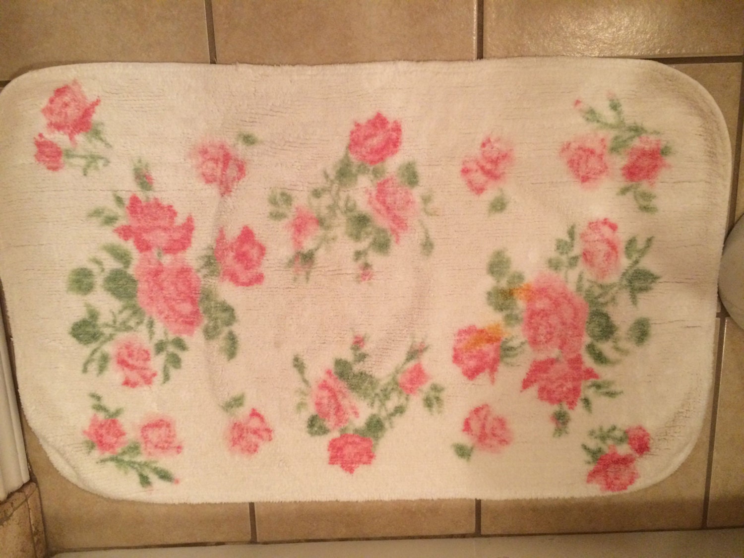 Shabby chic bathroom rugs