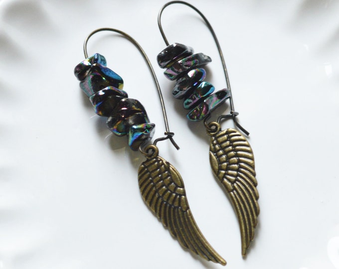 Angel Wings // Earrings in metal with brass colored stone // Retro , Vintage, Shabby, Boho Chic // 2017 Best Trends // French Style