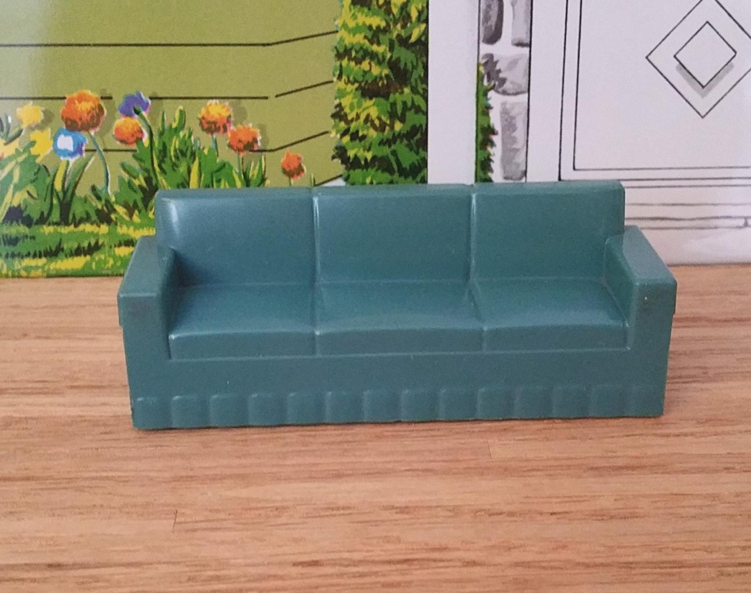 Download MARX SOFA/COUCH, 1/2″ Scale Traditional Style, Hard Plastic, Unusual Color Green, 1950's ...