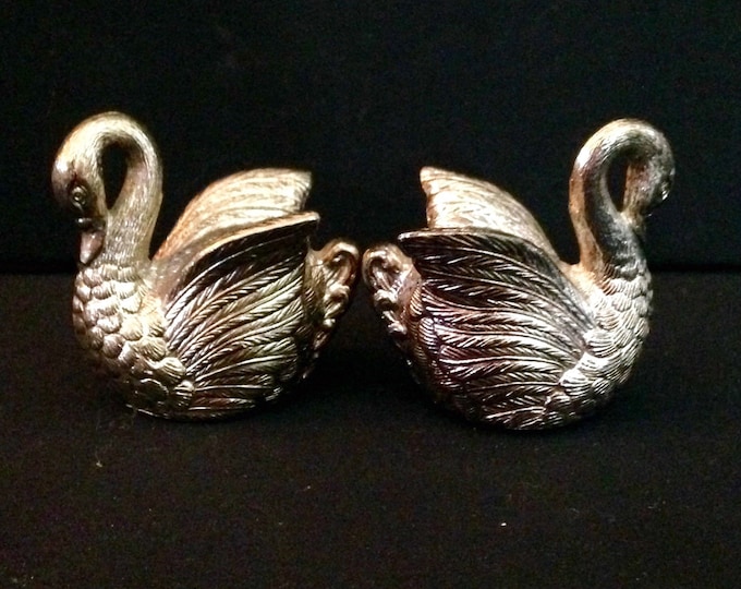 Storewide 25% Off SALE Vintage Collectable Silver Tone Matching Textured Lake Swan Salt & Pepper Shakers Featuring Elegantly Detailed Design