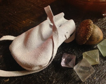 Leather medicine bag-white leather pouch-Leather bag-Leather neck pouch-Hippie Neck Bag-Crystal Bag-Shamans Bag-Leather pouch-Necklace bags