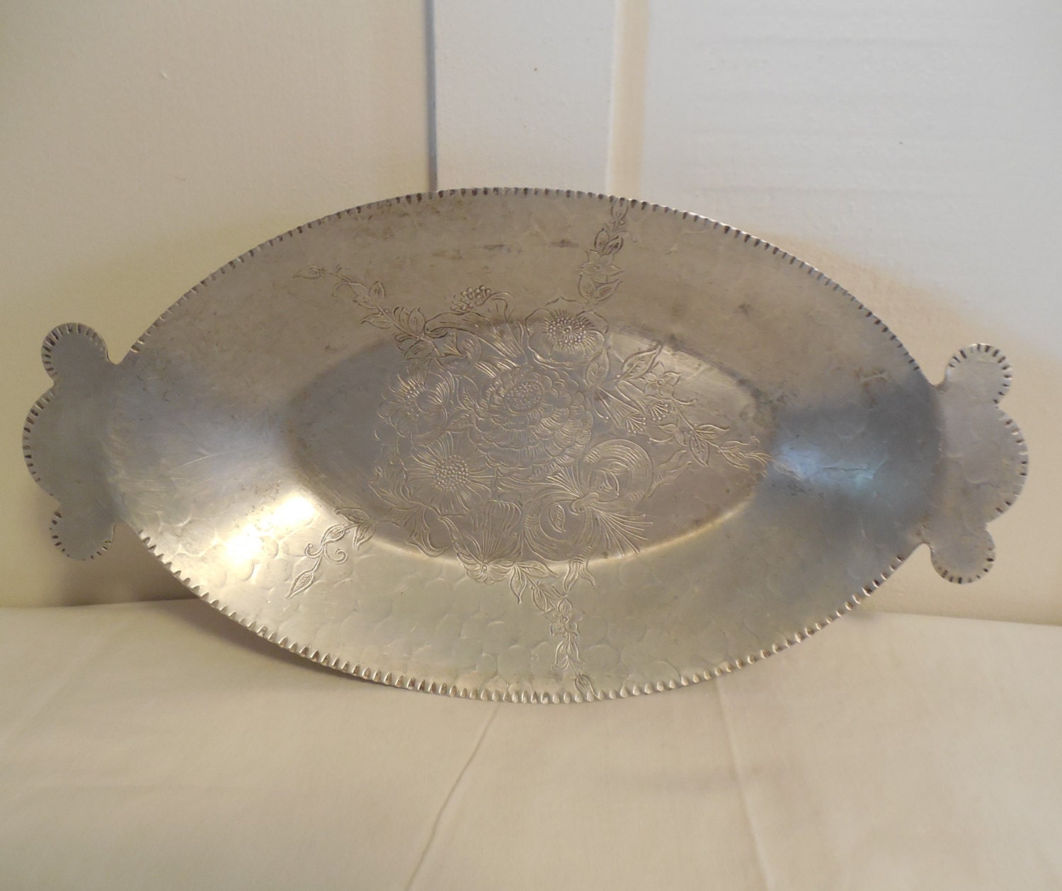 Vintage Aluminum Tray 14 1 2 Designer Hammered Aluminum Signed