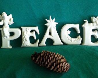 Christmas PEACE Letter Statues Vintage White Ceramic PEACE Letter Figurines With Nativity Details Angels Star Shepherd Baby Jesus Home Decor