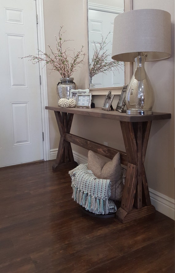 rustic farmhouse entryway table.