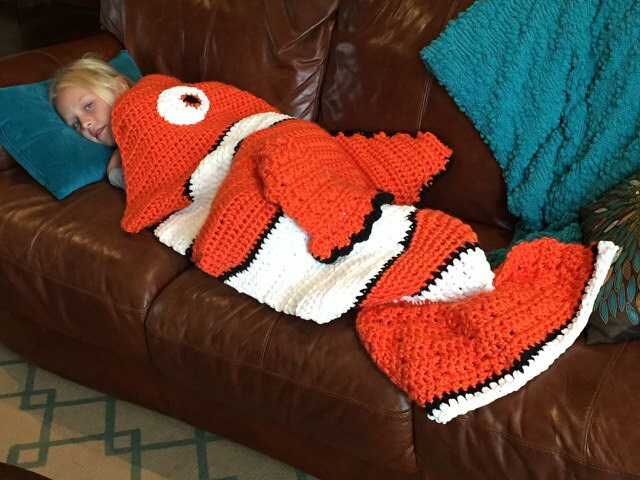 CROCHET PATTERN blanket clownfish