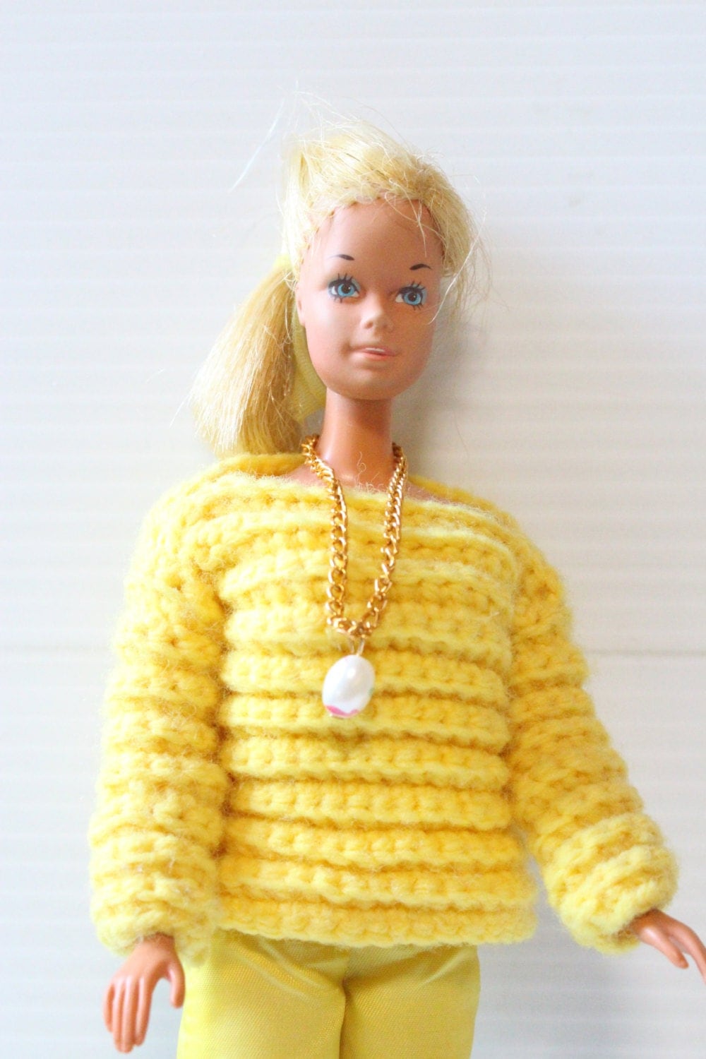 VINTAGE BARBIE DOLL 1960s Vintage Mattel Barbie made in