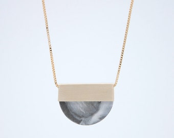 LAST ONE // FORMA n.2 // Porcelain Necklace