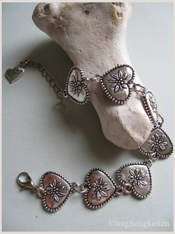 Bracelet with hearts and Edelweis