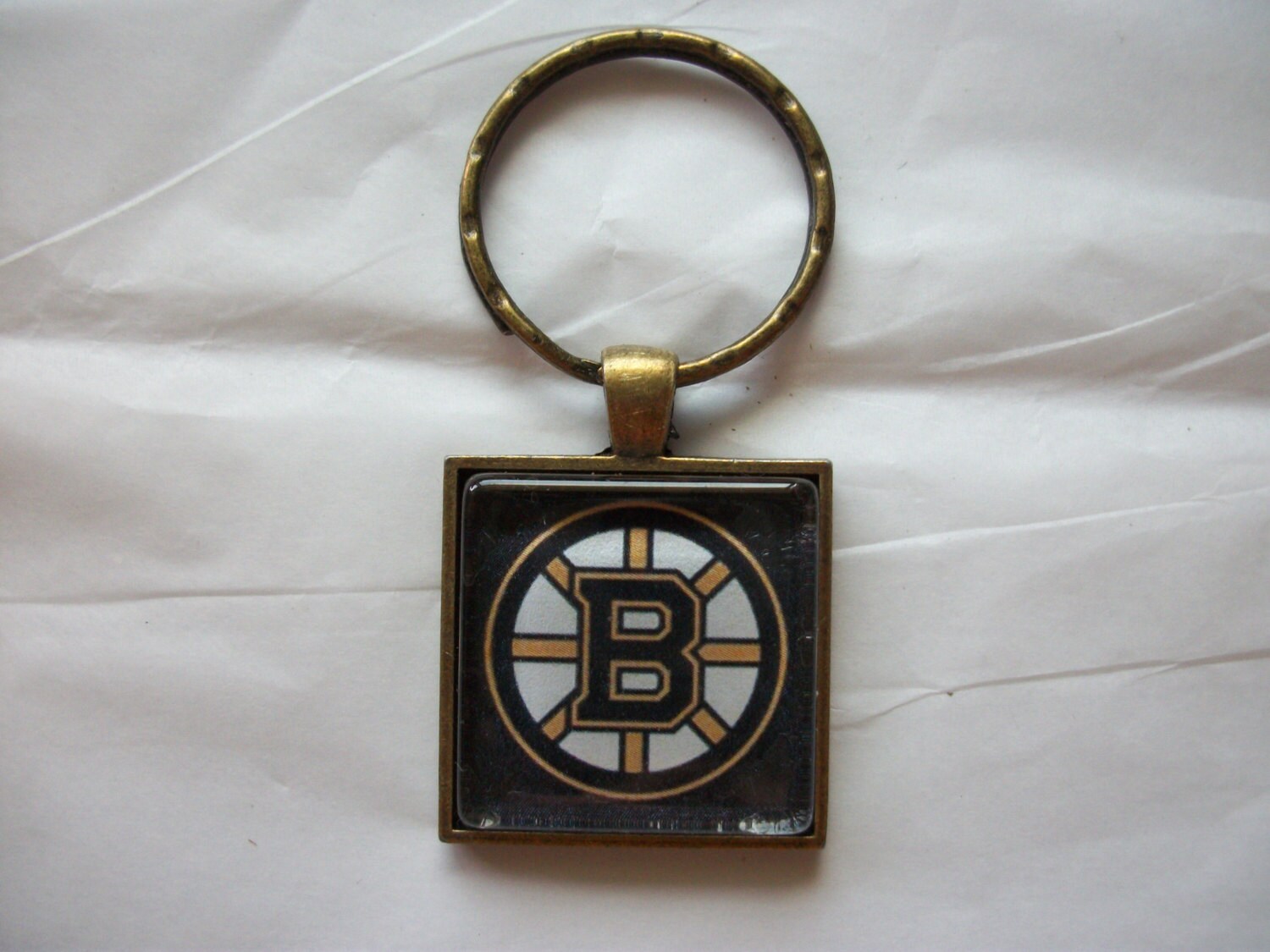 Boston Bruins NHL Hockey Keychain. 1.25 Antique Brass