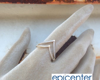 25% off 9kt Solid Yellow Gold Elegant Ring by EPICENTERJEWELLERYCO