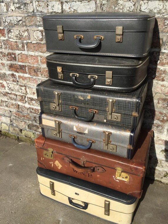 Vintage Suitcases // Vintage Luggage // Vintage Home Decor // Vintage Storage Solution // Vintage Leather Cases // Photo Props