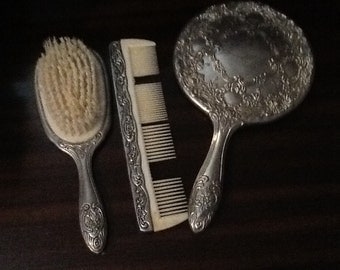 Vintage brush and comb set from the 90's