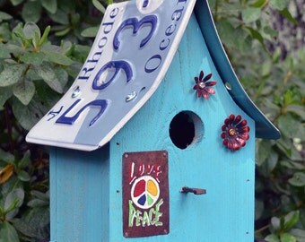 Hippie Birdhouse - Peace Birdhouse - Rustic Birdhouse - Recycled Birdhouse - Hippie