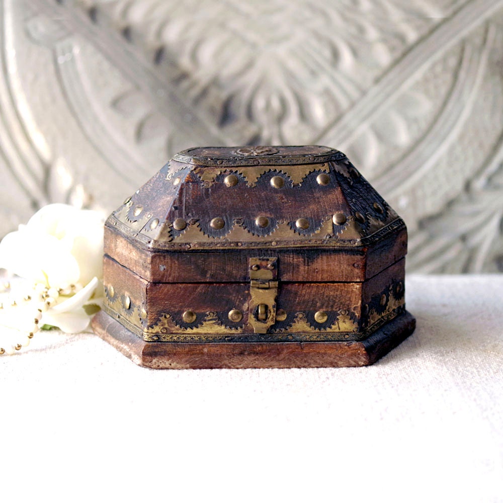 Vintage Brass Overlay Wooden Box – Boho Keepsake Box – Small Gypsy ...