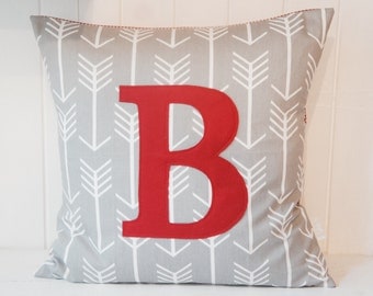 Monogrammed pillow cover, 20x20, grey arrows, any letter, any colour