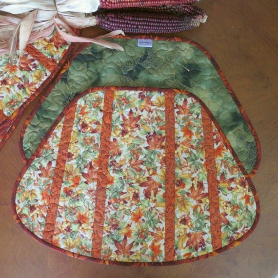 Quilted Autumn Placemats Fall Leaves and Berries by QuiltinWaYnE