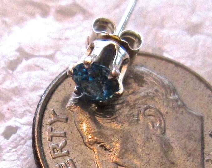 Man's Blue Zircon Stud, 4mm Round, Natural, Set in Sterling Silver E829