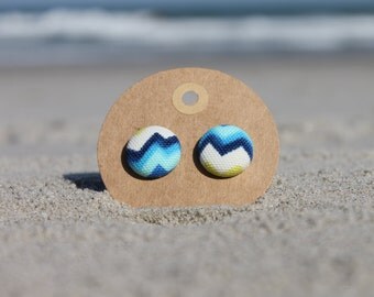 3/4" Blue and White Zig-Zag Earrings