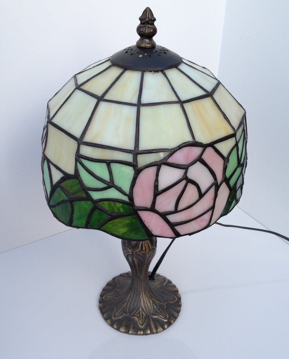 Stained Glass Lamp consists of Raised Leaf Lamp Base with a