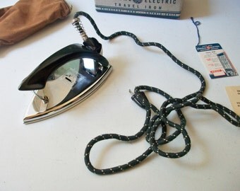 GE Folding Travel Iron, Vintage General Electric Compact Corded Iron #129F18 w/ Pouch