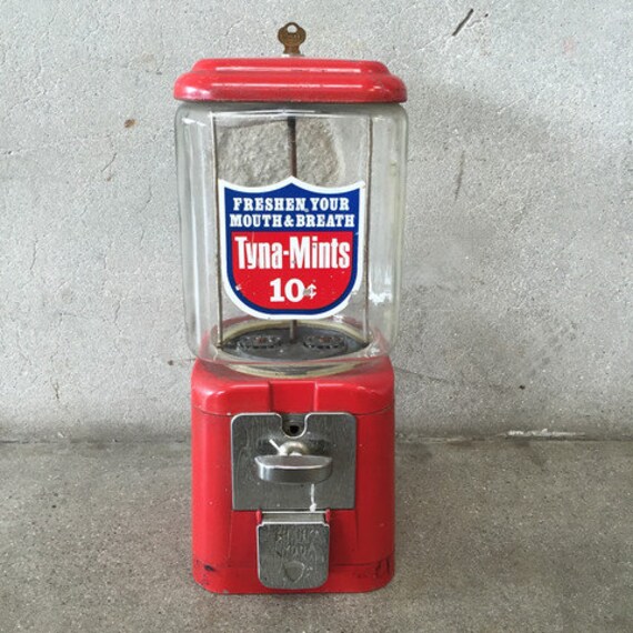 Items similar to Vintage TynaMints Vending Candy Machine with Key on Etsy