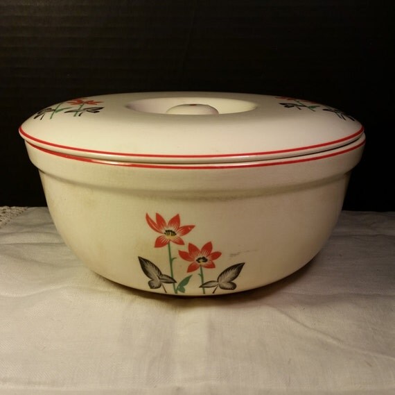 Universal Cambridge Covered Casserole by ShellysSelectSalvage