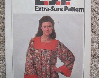 UNCUT Misses Caftan - Size 10 to 14 - Simplicity Pattern 8752 - Vintage 1978