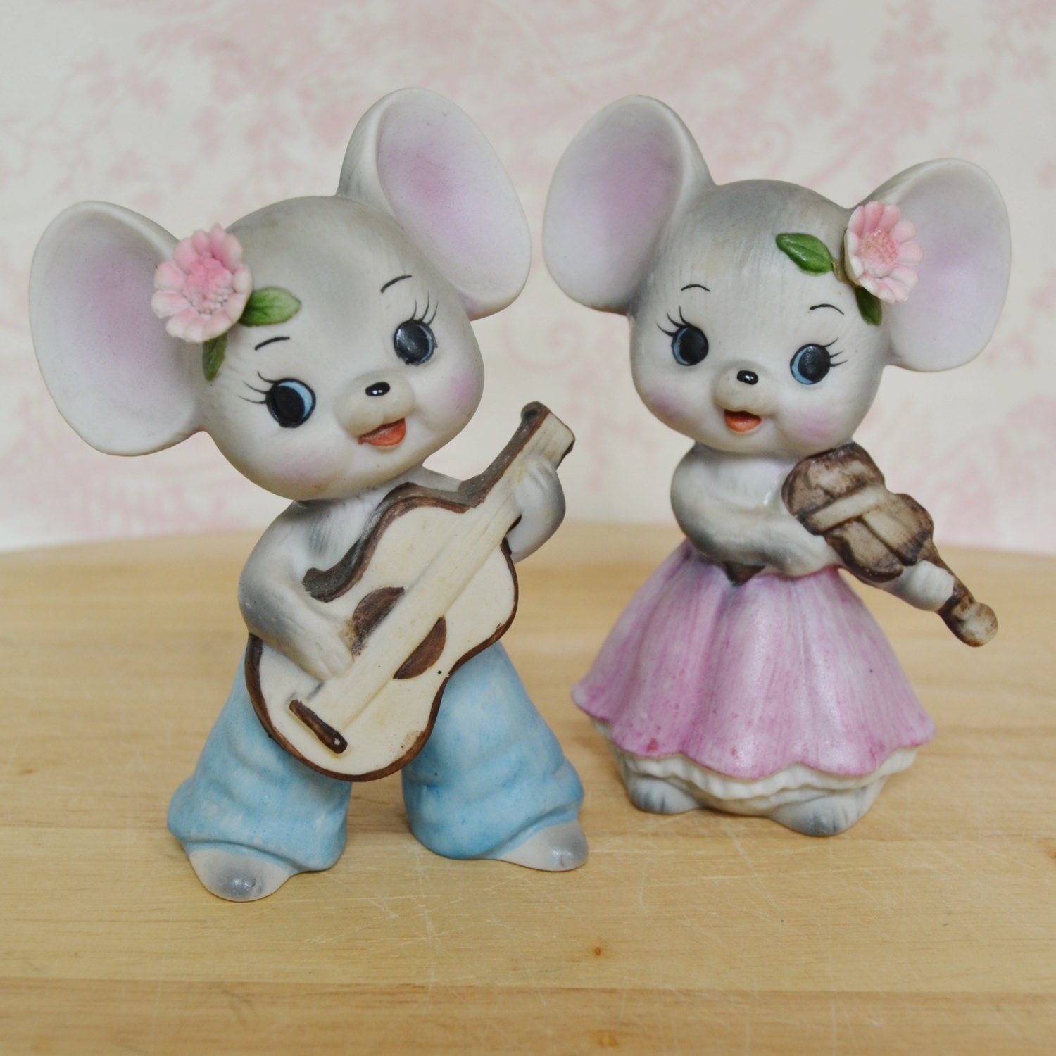 antique mice figurines